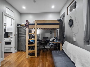 103 W 4th, Boston, Massachusetts, 1 Room Rooms,1 BathroomBathrooms,Residential Lease,For Rent,W 4th,73413813