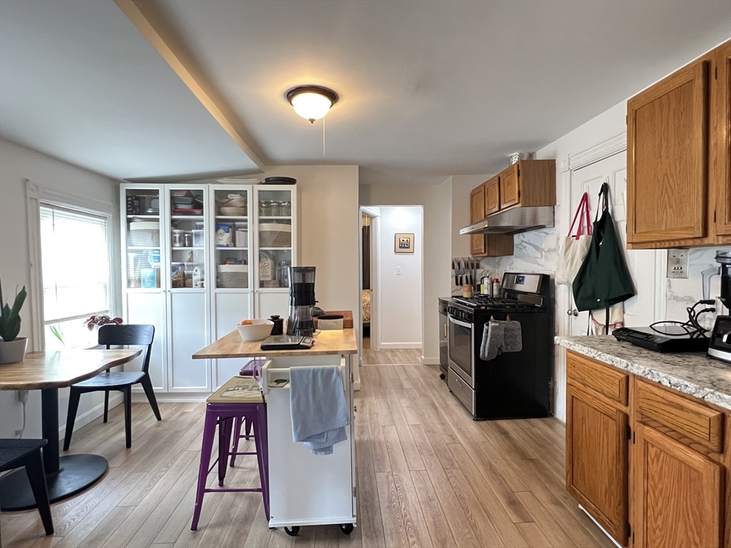 19 Nelson St, Quincy, Massachusetts, 1 Bedroom Bedrooms, 4 Rooms Rooms,1 BathroomBathrooms,Residential Lease,For Rent,Nelson St,73372648