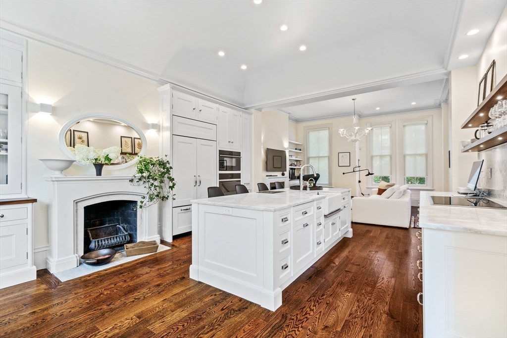 57 Monnmouth St, Brookline, Massachusetts, 4 Bedrooms Bedrooms, 10 Rooms Rooms,2.5 BathroomsBathrooms,Residential Lease,For Rent,Monnmouth St,73414395