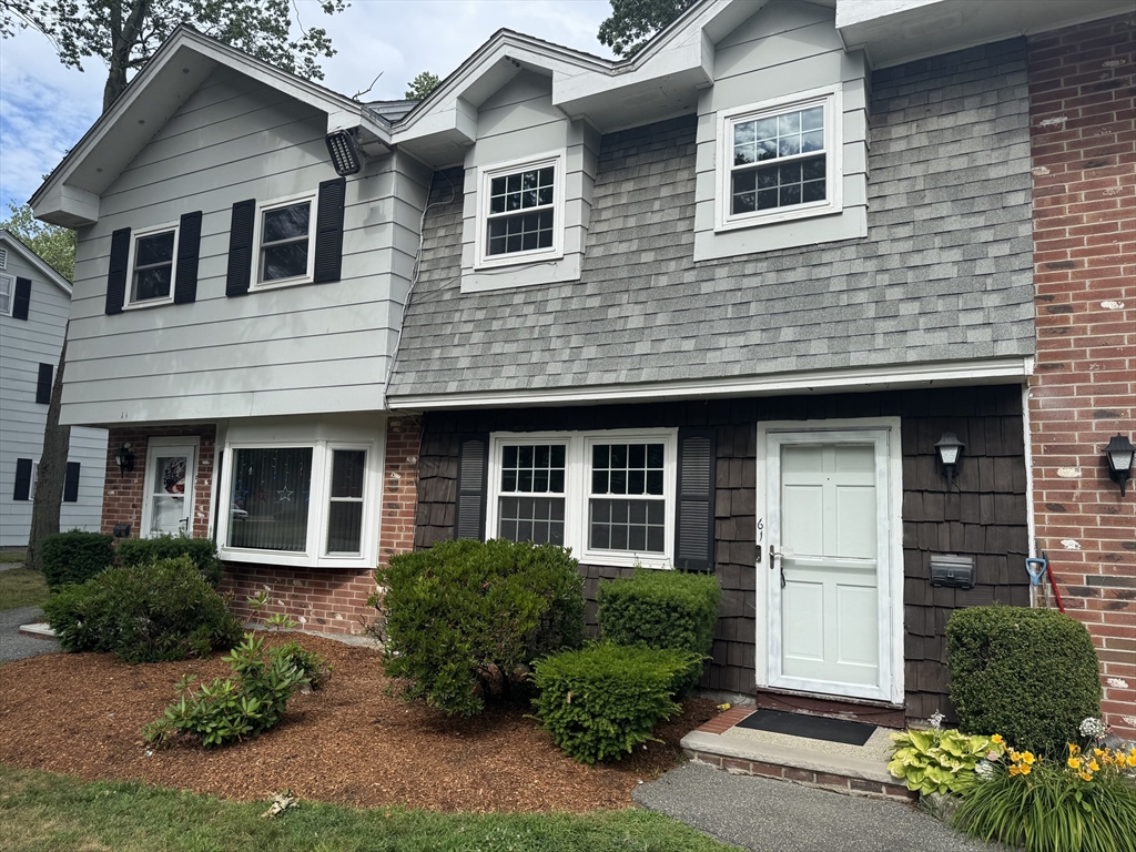 61 Constitution, Methuen, Massachusetts, 2 Bedrooms Bedrooms, 5 Rooms Rooms,1.5 BathroomsBathrooms,Residential Lease,For Rent,Constitution,73414418