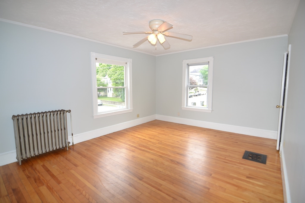 208 Irving St, Framingham, Massachusetts, 1 Bedroom Bedrooms, 3 Rooms Rooms,1 BathroomBathrooms,Residential Lease,For Rent,Irving St,73414438