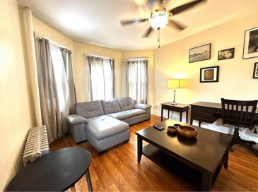 32 Kingsdale, Boston, Massachusetts, 3 Bedrooms Bedrooms, 6 Rooms Rooms,1 BathroomBathrooms,Residential Lease,For Rent,Kingsdale,73415046