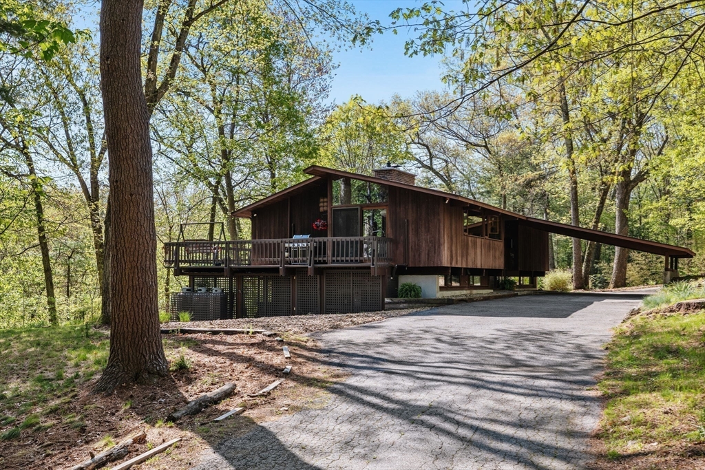 16 Belvedere Rd, Boxford, Massachusetts, 4 Bedrooms Bedrooms, 8 Rooms Rooms,2 BathroomsBathrooms,Residential,For Sale,Belvedere Rd,73385112