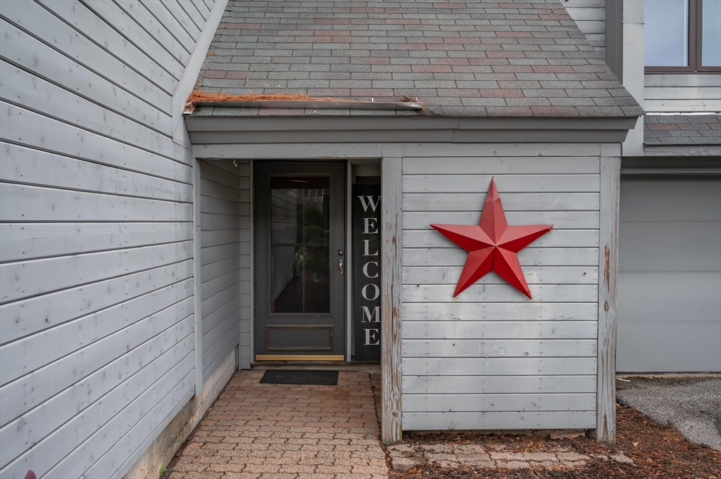 5 Tsienneto Rd, Derry, New Hampshire, 3 Bedrooms Bedrooms, 6 Rooms Rooms,2.5 BathroomsBathrooms,Residential,For Sale,Tsienneto Rd,73402735