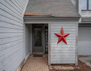 5 Tsienneto Rd, Derry, New Hampshire, 3 Bedrooms Bedrooms, 6 Rooms Rooms,2.5 BathroomsBathrooms,Residential,For Sale,Tsienneto Rd,73402735