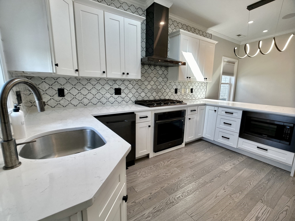 222 Roslindale Ave, Boston, Massachusetts, 3 Bedrooms Bedrooms, 5 Rooms Rooms,2 BathroomsBathrooms,Residential Lease,For Rent,Roslindale Ave,73390708