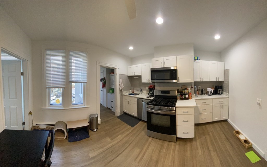 254 Windsor St., Cambridge, Massachusetts, 3 Bedrooms Bedrooms, 5 Rooms Rooms,1.5 BathroomsBathrooms,Residential Lease,For Rent,Windsor St.,73399655