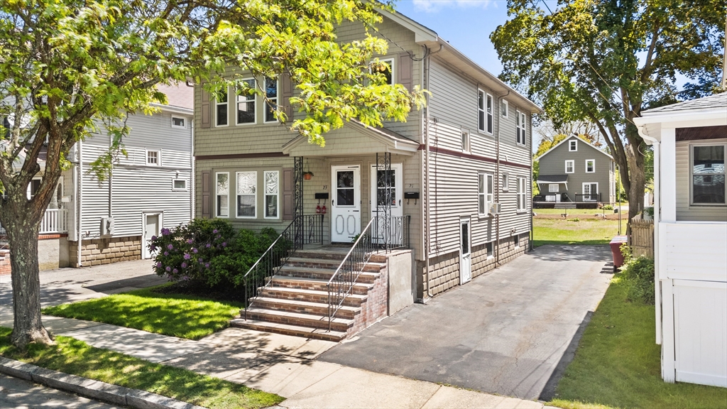 21-23 Tappan St, Melrose, Massachusetts, 6 Bedrooms Bedrooms, 11 Rooms Rooms,2 BathroomsBathrooms,Residential Income,For Sale,Tappan St,73383554