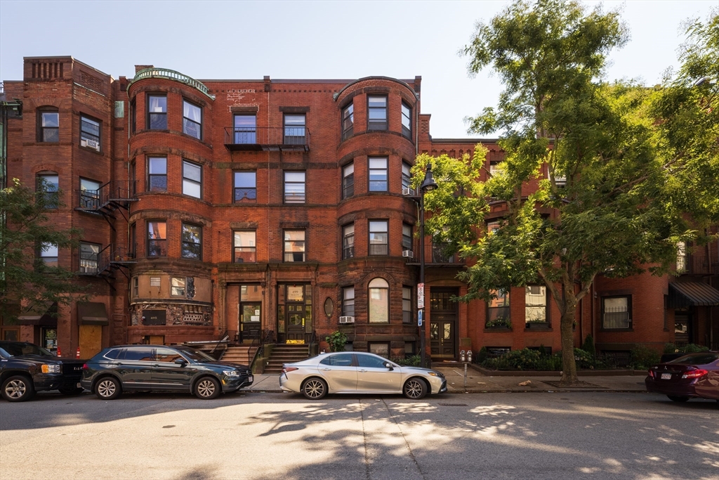 499 Beacon Street, Boston, Massachusetts, 11 Bedrooms Bedrooms, 38 Rooms Rooms,9 BathroomsBathrooms,Residential Income,For Sale,Beacon Street,73384220