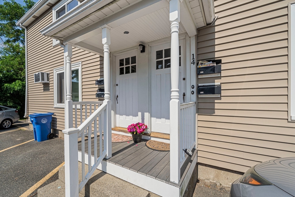 14 Hartwell St, Waltham, Massachusetts, 1 Bedroom Bedrooms, 3 Rooms Rooms,1 BathroomBathrooms,Residential Lease,For Rent,Hartwell St,73415154