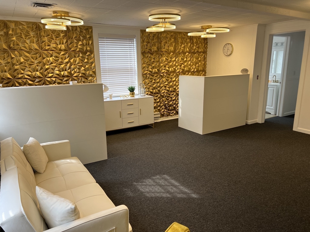 133 Maple St Suite 2, Springfield, Massachusetts, ,Commercial Lease,For Rent,Maple St Suite 2,73415226