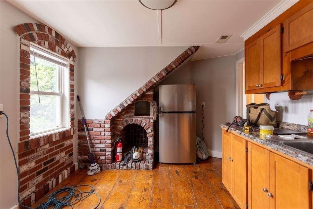 152 East St, North Attleboro, Massachusetts, 1 Bedroom Bedrooms, 3 Rooms Rooms,1 BathroomBathrooms,Residential Lease,For Rent,East St,73415338