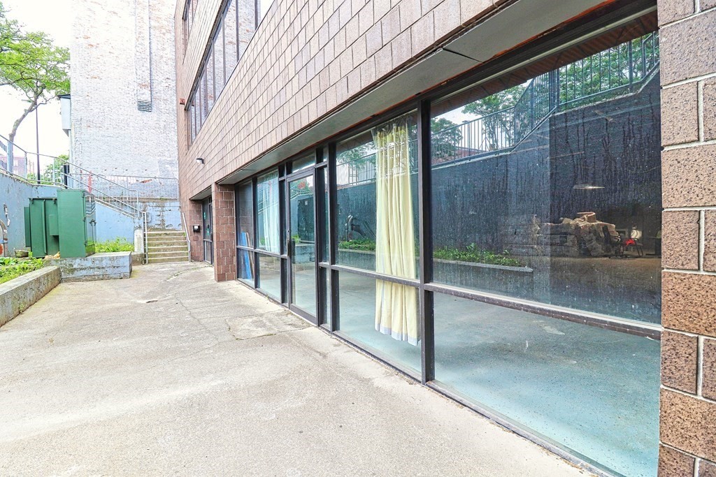 499 Essex Street, Lawrence, Massachusetts, ,Commercial Lease,For Rent,Essex Street,73415377