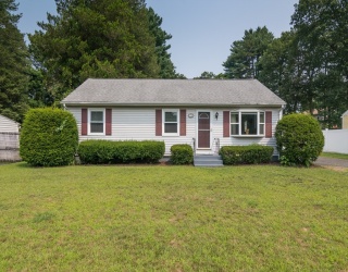 60 Gatewood Rd, Springfield, Massachusetts, 3 Bedrooms Bedrooms, 5 Rooms Rooms,1 BathroomBathrooms,Residential Lease,For Rent,Gatewood Rd,73415381