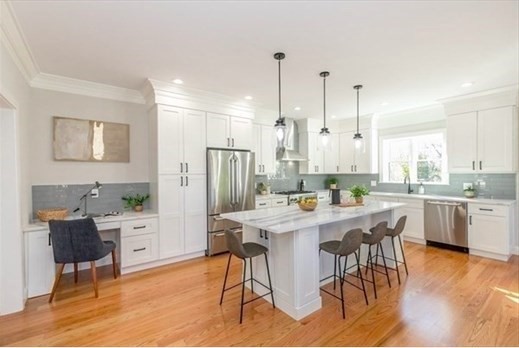 37 Winter, Arlington, Massachusetts, 4 Bedrooms Bedrooms, 10 Rooms Rooms,3.5 BathroomsBathrooms,Residential Lease,For Rent,Winter,73415385