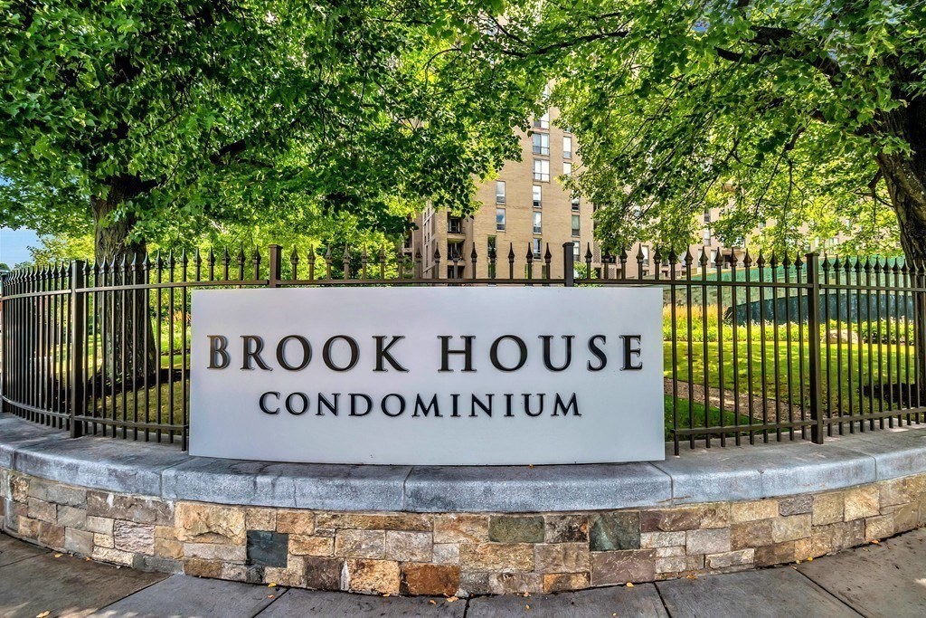 99 Pond Ave., Brookline, Massachusetts, 1 Bedroom Bedrooms, 3 Rooms Rooms,1 BathroomBathrooms,Residential Lease,For Rent,Pond Ave.,73415430