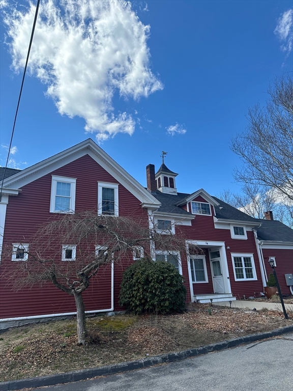 54 Longmeadow Rd, Taunton, Massachusetts, 1 Bedroom Bedrooms, 2 Rooms Rooms,1 BathroomBathrooms,Residential Lease,For Rent,Longmeadow Rd,73377643