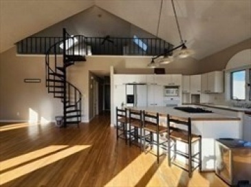 194 Rockdale Ave, New Bedford, Massachusetts, 2 Bedrooms Bedrooms, 4 Rooms Rooms,1 BathroomBathrooms,Residential Lease,For Rent,Rockdale Ave,73415505