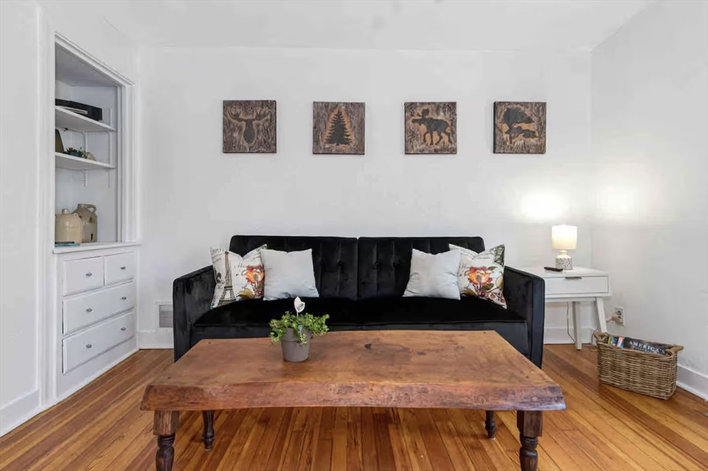 330 East Street, Dedham, Massachusetts, 2 Bedrooms Bedrooms, 4 Rooms Rooms,1 BathroomBathrooms,Residential Lease,For Rent,East Street,73415513