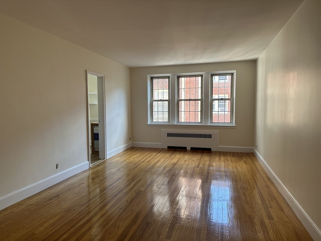 24 Concord Ave, Cambridge, Massachusetts, 1 Bedroom Bedrooms, 3 Rooms Rooms,1 BathroomBathrooms,Residential Lease,For Rent,Concord Ave,73415601