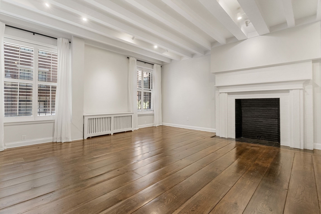 48 Beacon Street, Boston, Massachusetts, 2 Bedrooms Bedrooms, 6 Rooms Rooms,1.5 BathroomsBathrooms,Residential Lease,For Rent,Beacon Street,73415745