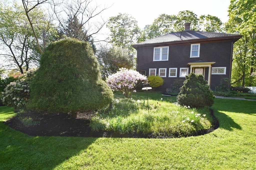 36 Evergreen Ave, Newton, Massachusetts, 4 Bedrooms Bedrooms, 8 Rooms Rooms,2 BathroomsBathrooms,Residential Lease,For Rent,Evergreen Ave,73415771