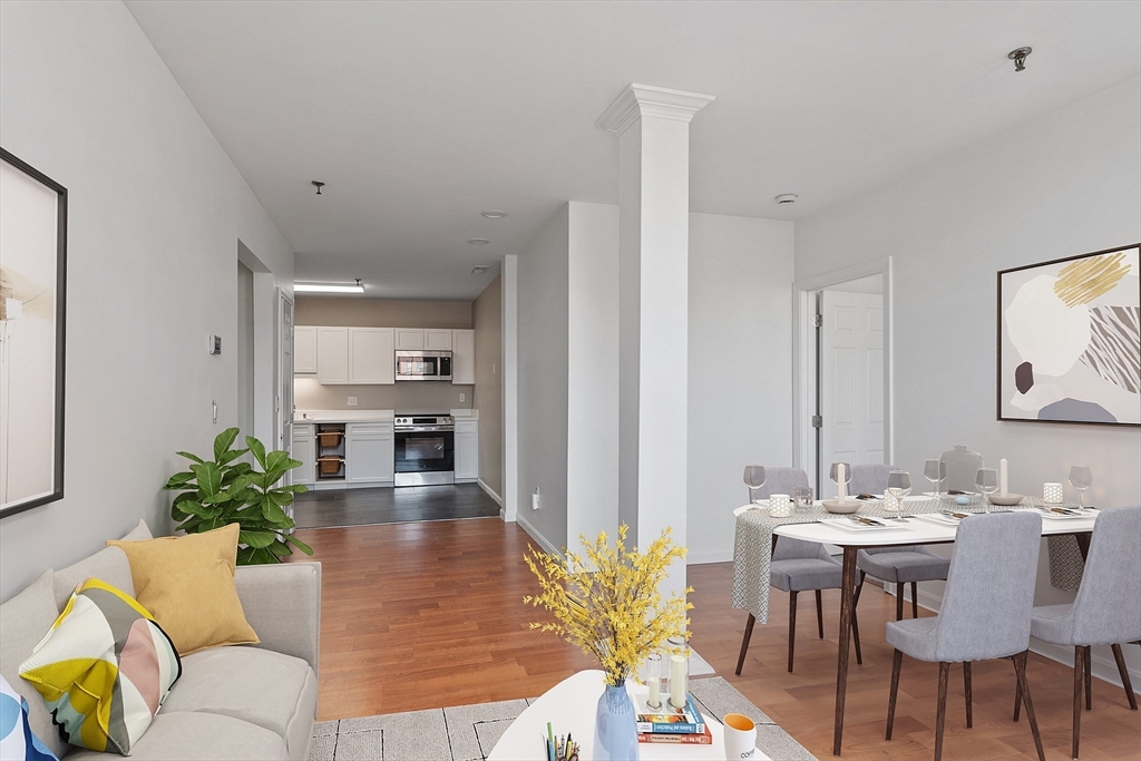 57 Washington Street, Haverhill, Massachusetts, 2 Bedrooms Bedrooms, 4 Rooms Rooms,1 BathroomBathrooms,Residential Lease,For Rent,Washington Street,73415948