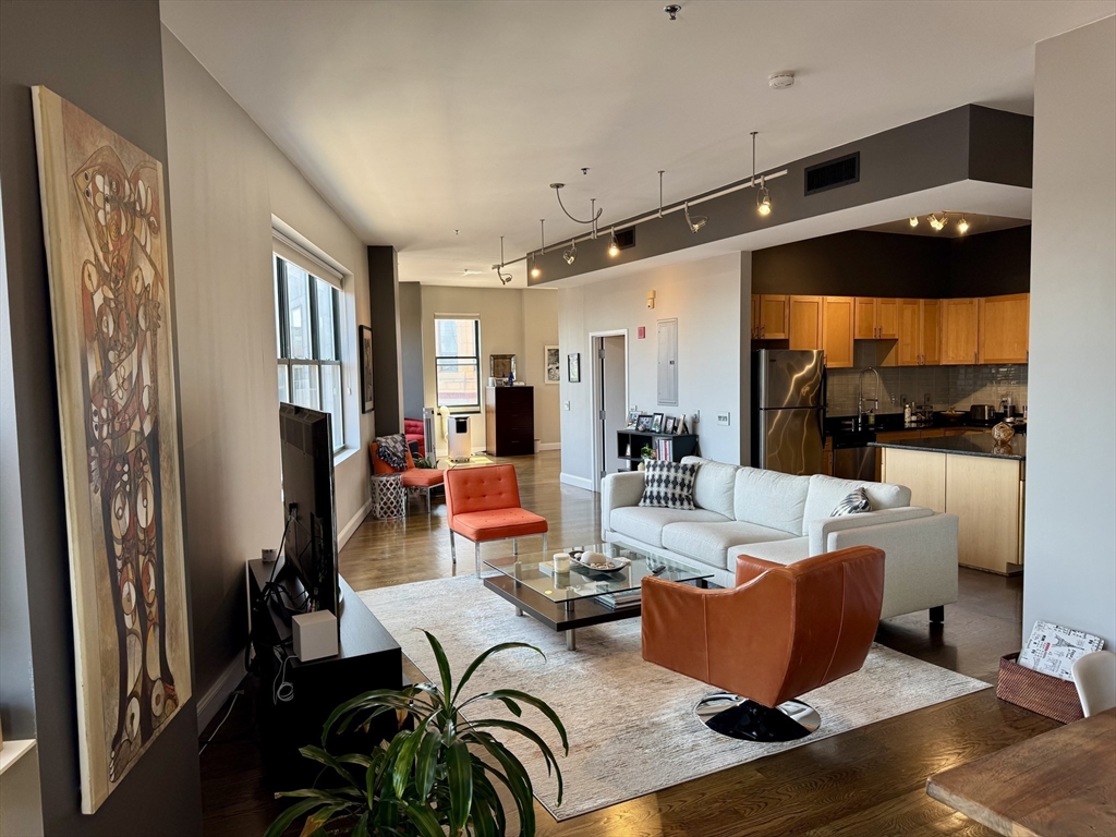 485 Harrison Ave, Boston, Massachusetts, 1 Bedroom Bedrooms, 4 Rooms Rooms,2 BathroomsBathrooms,Residential Lease,For Rent,Harrison Ave,73415946