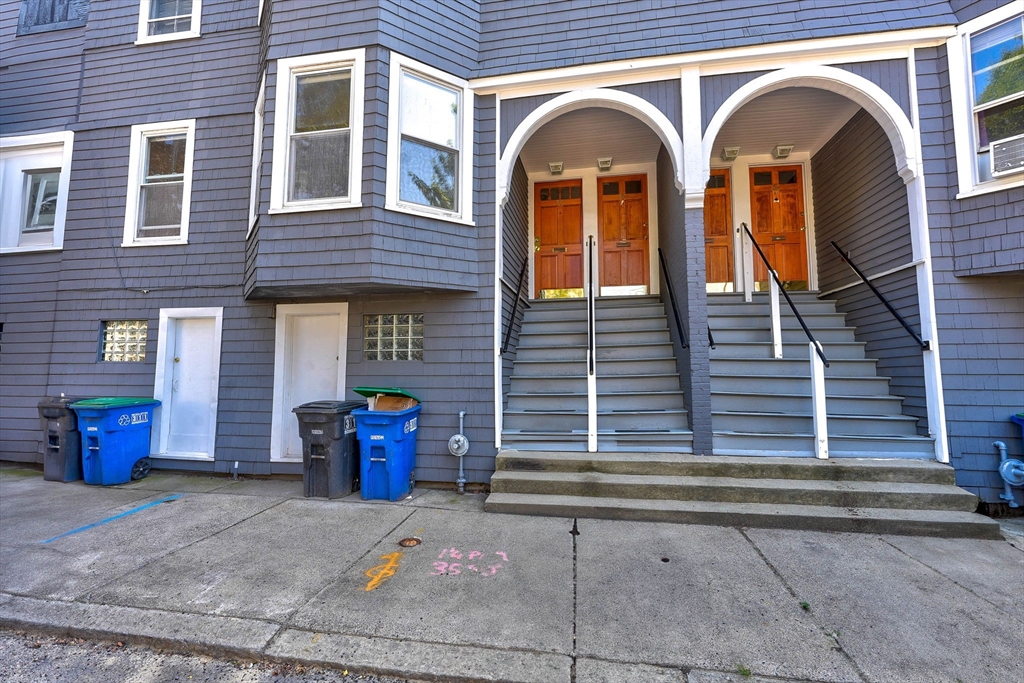 80 Heath St, Somerville, Massachusetts, 2 Bedrooms Bedrooms, 4 Rooms Rooms,1 BathroomBathrooms,Residential Lease,For Rent,Heath St,73412459