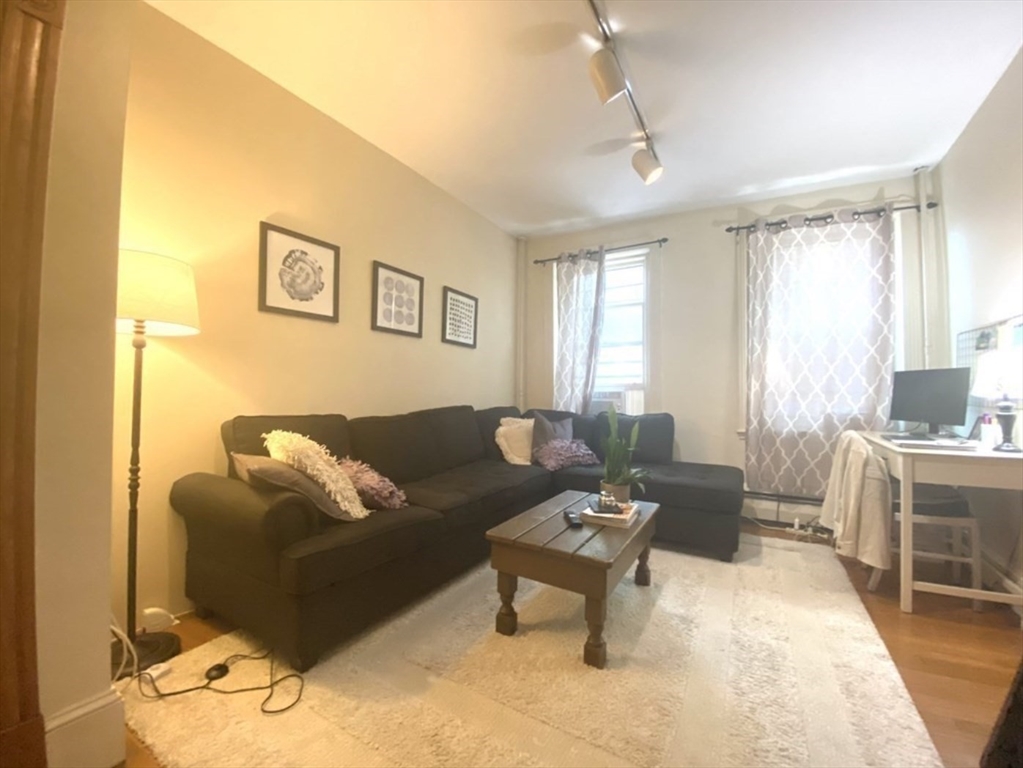 41 Garden Street, Boston, Massachusetts, 2 Bedrooms Bedrooms, 4 Rooms Rooms,1 BathroomBathrooms,Residential Lease,For Rent,Garden Street,73400038